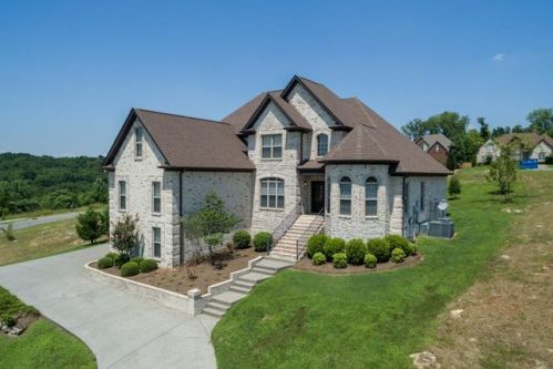 114 Manor Way, Hendersonville, TN 37075-2197