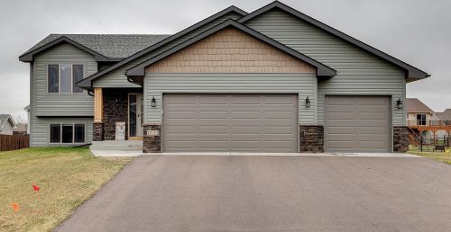 1833 Lincoln St, Spectacle Lake, MN 55008-8073