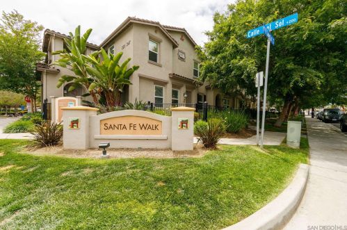 227 Calle Del Sol, Vista CA  92083-3609 exterior