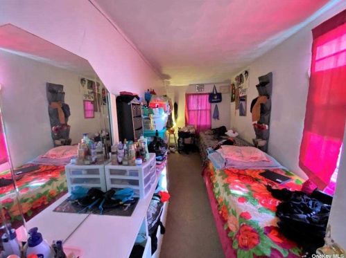 55 Railroad St, Huntington Station NY  11746-1230 exterior