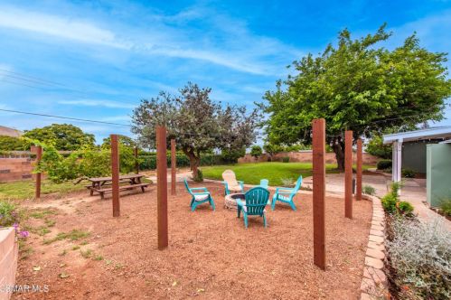 3360 Big Spg Ave, Simi Valley CA 93063-1316 exterior