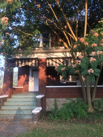 534 Spence Ln, Martins Ferry, OH 43935-1678