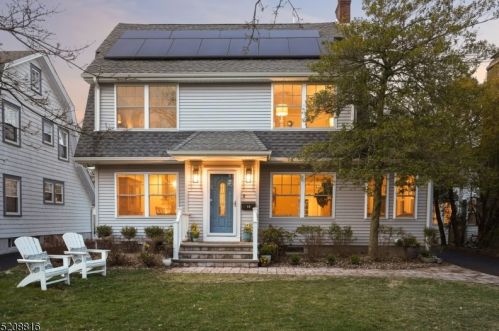 14 Stanford Pl, Montclair, NJ 07042-5010