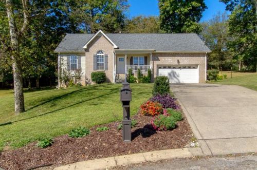 105 Donovan Ct, Hendersonville, TN 37075-1216