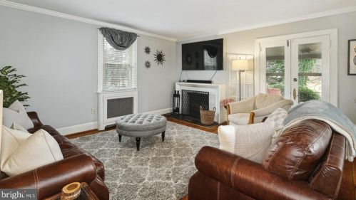 8322 Cedar Rd, Melrose Park PA  19027-2141 exterior