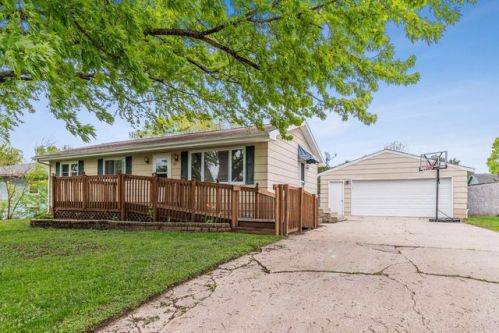 105 North St, Cambridge, IA 50046-1017