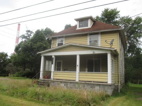 1360 5th St, Seward, PA 15954-3103