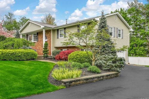 20 Hillside Dr, Thiells, NY 10984-1430
