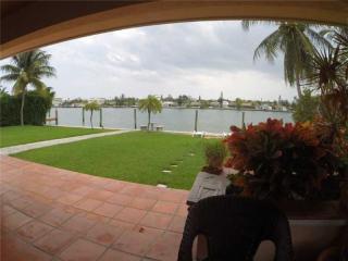 824 88th St, Miami, FL 33138-3325