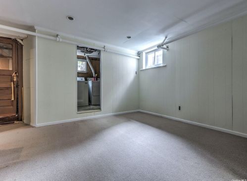 20 Marshall Ave, Floral Park NY  11001-3201 exterior