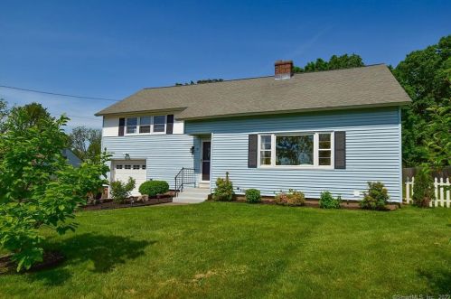 50 Concord Rd, Manchester, CT 06042-1722