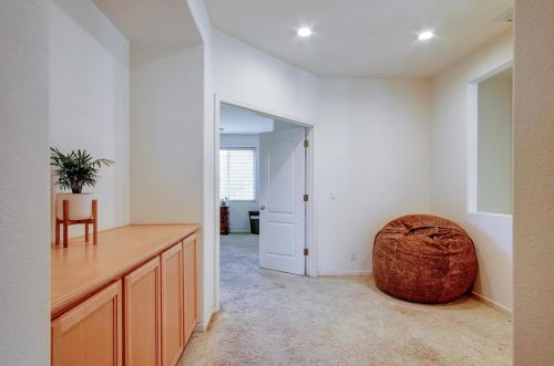 361 Majestic Dr, Hollister CA  95023-7032 exterior
