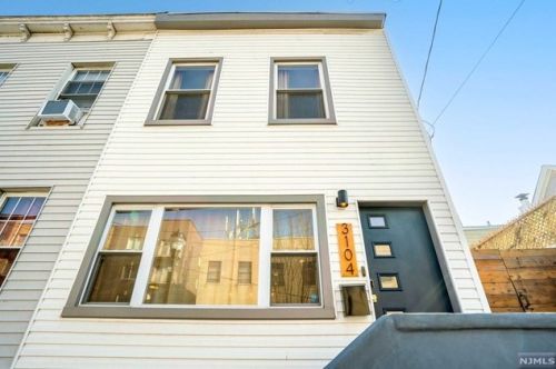 3104 Summit Ave, Union City NJ  07087-2415 exterior