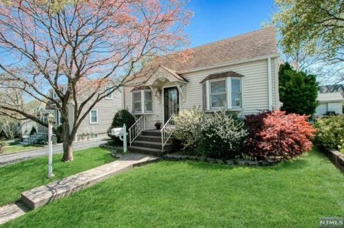 10 Annette Ave, Paterson, NJ 07506-1222