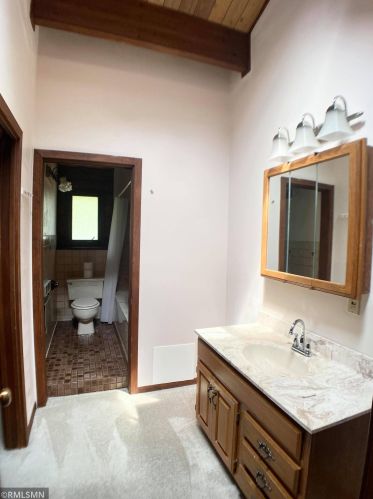 579 County Rd B, Saint Paul MN 55117-1802 exterior