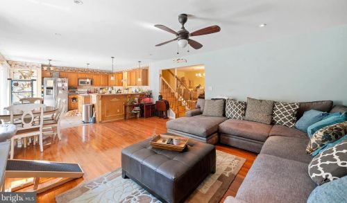 20 Birmingham Dr, Columbus NJ  08022-2342 exterior