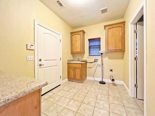 3017 Hartvickson Ln, Valley Springs CA  95252-9534 exterior