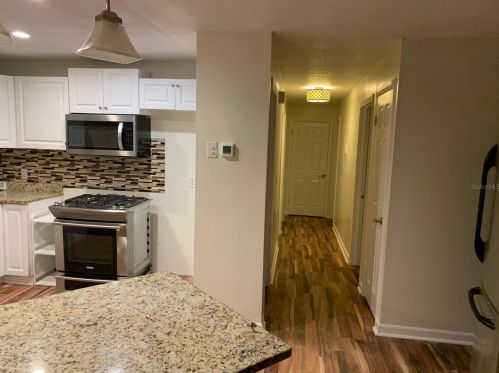 407 Hubbard Ave, Deland, FL 32720-6810