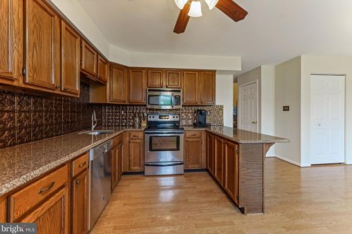 104 Vlg Grn Dr, Gilbertsville PA  19525-9500 exterior