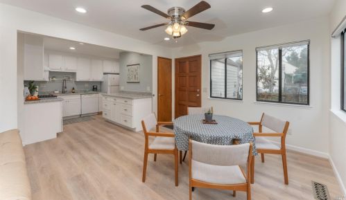 1533 Yardley St, Santa Rosa CA 95403-2397 exterior