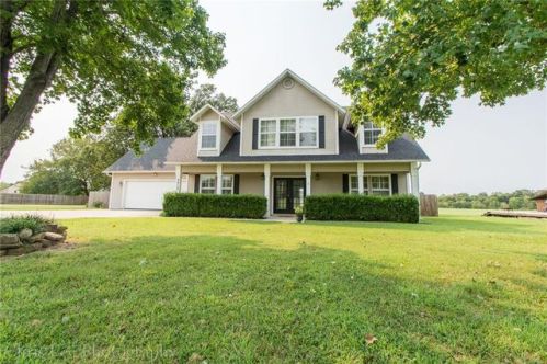 3313 Mount Comfort Rd, Fayetteville, AR 72704-5724