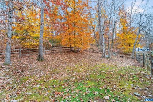 27 Bearwood Dr, Bybee VA  22963-2843 exterior