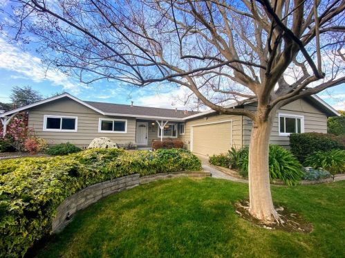 1075 Rockefeller Dr, Sunnyvale, CA 94087-2010