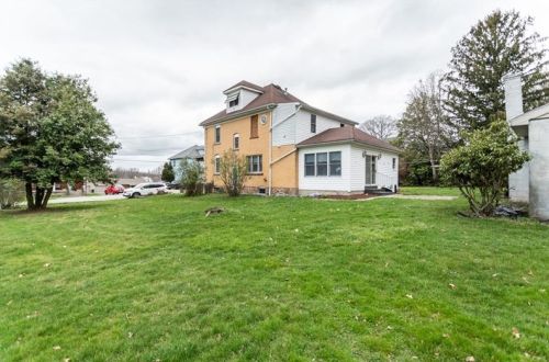 1311 Chestnut St, South Connellsville, PA 15425-4710
