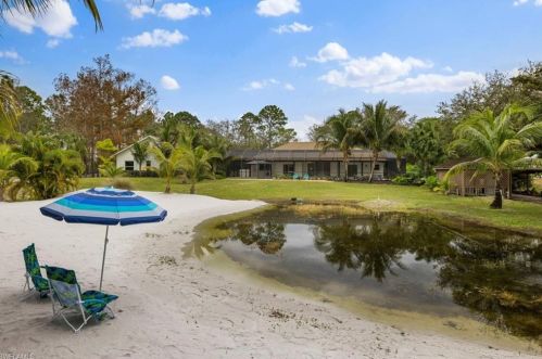 2291 Oakes Blvd, Naples FL  34119-1371 exterior