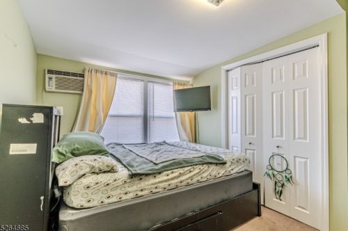 52 Riveredge Rd, Lincoln Park NJ  07035-2443 exterior