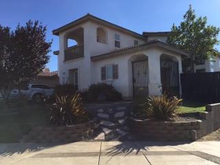 11992 Crandall Ct, Victorville, CA 92392-6813