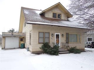 107 Hill St, Monona, IA 52159-8229