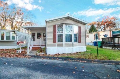 270 Boston Post Rd, Waterford CT  06385-2009 exterior