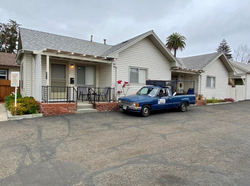 215 De La Guerra St, Santa Barbara CA  93101-2207 exterior