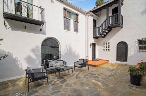 2982 Edgewick Rd, Glendale, CA 91206-1315