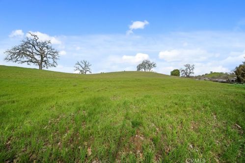 2105 Wood Duck Ln, Lake Nacimiento CA  93446-4223 exterior