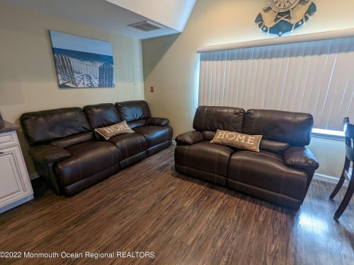 47 Rutherford Ln, Lavallette, NJ 08735-1935
