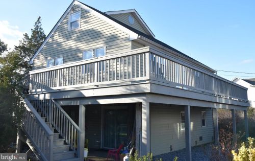 1603 Bay Shore Dr, Milton, DE 19968-9422