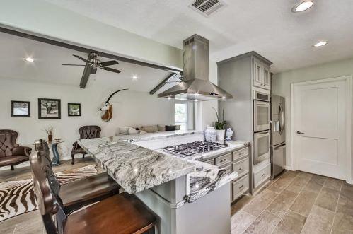 5049 Brookside Rd, Pearland TX 77581-7974 exterior