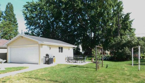 1716 Eastman Ave, Green Bay, WI 54302-3017