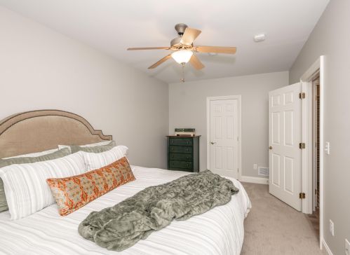 917 Keeneland Green Dr, Hamilton KY  41091-8025 exterior