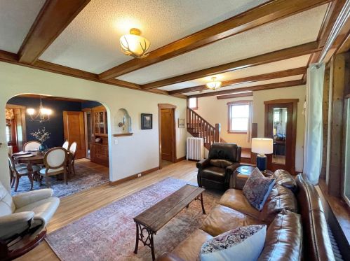 38364 200th St, Springfield, MN 56087-4002