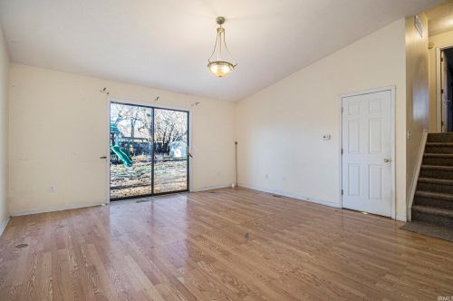 625 Lovechio Dr, Mishawaka IN  46544-5637 exterior