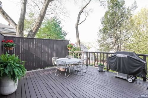 960 Lincoln Pl, Teaneck NJ  07666-2608 exterior