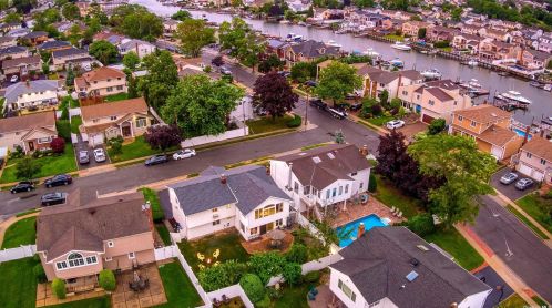 2534 Malibu Rd, North Bellmore NY  11710-5122 exterior