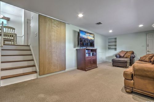 17 Wren Ct, Northport NY  11768-3343 exterior