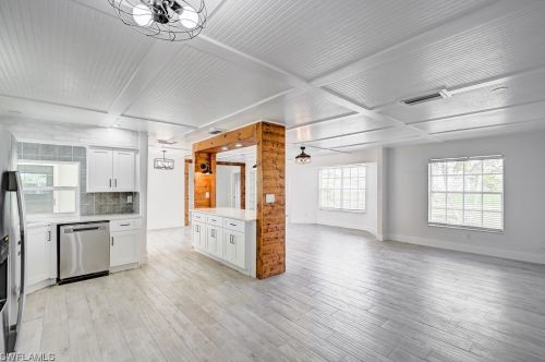 208 43 Ter, Cape Coral FL  33904-8425 exterior