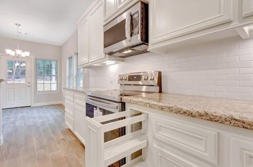 202 Pinnacle, Chita TX  75862-6944 exterior