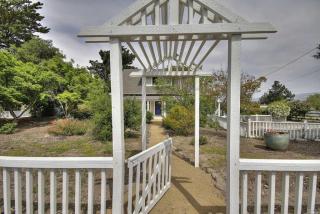 3090 Skillman Ln, Petaluma, CA 94952-8006