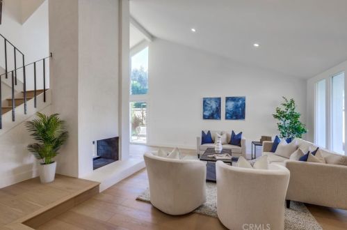 5812 Carbeck Dr, Huntington Beach CA  92648-1009 exterior